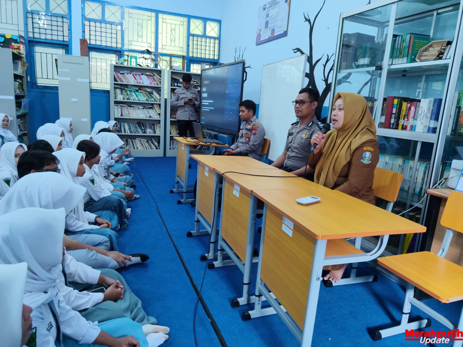 Polres Tulungagung Kembali Edukasi Pelajar, 180 Siswa SMAN 1 Kalidawir Belajar Manfaatkan AI